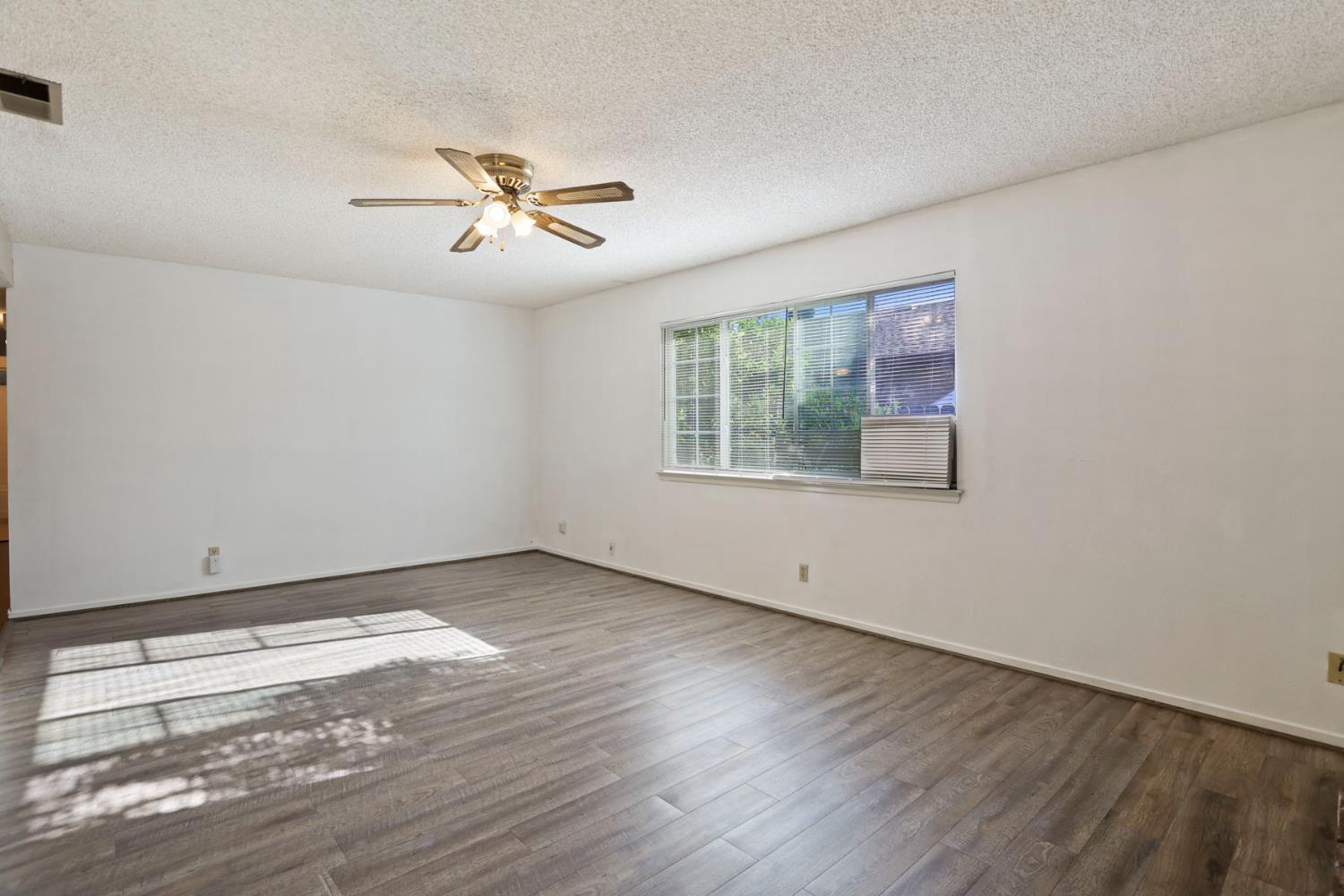 Los Olivas Court, Stockton, California image 11
