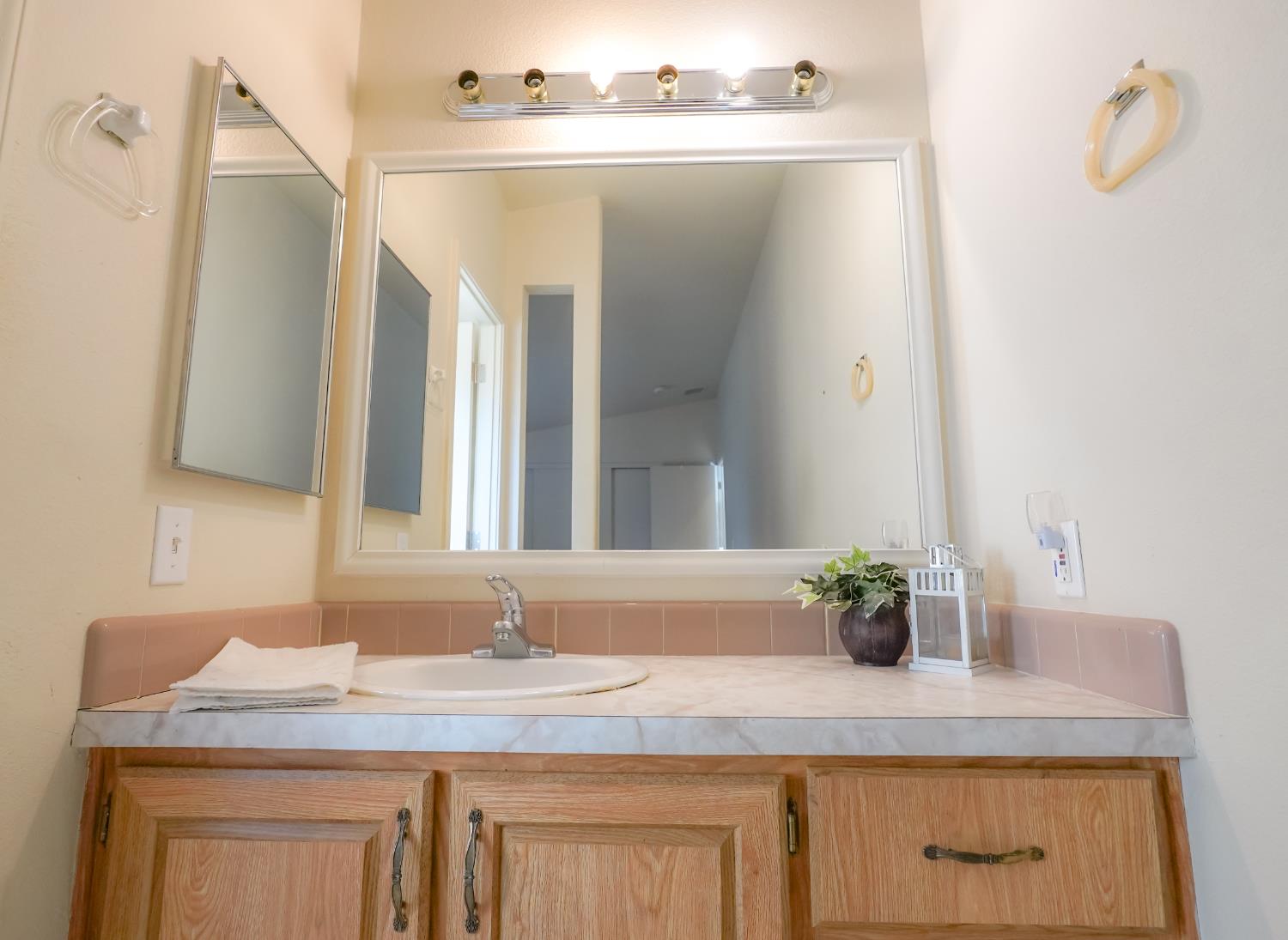 Detail Gallery Image 9 of 22 For 2240 Golden Oak 147, Merced,  CA 95341 - 2 Beds | 2 Baths
