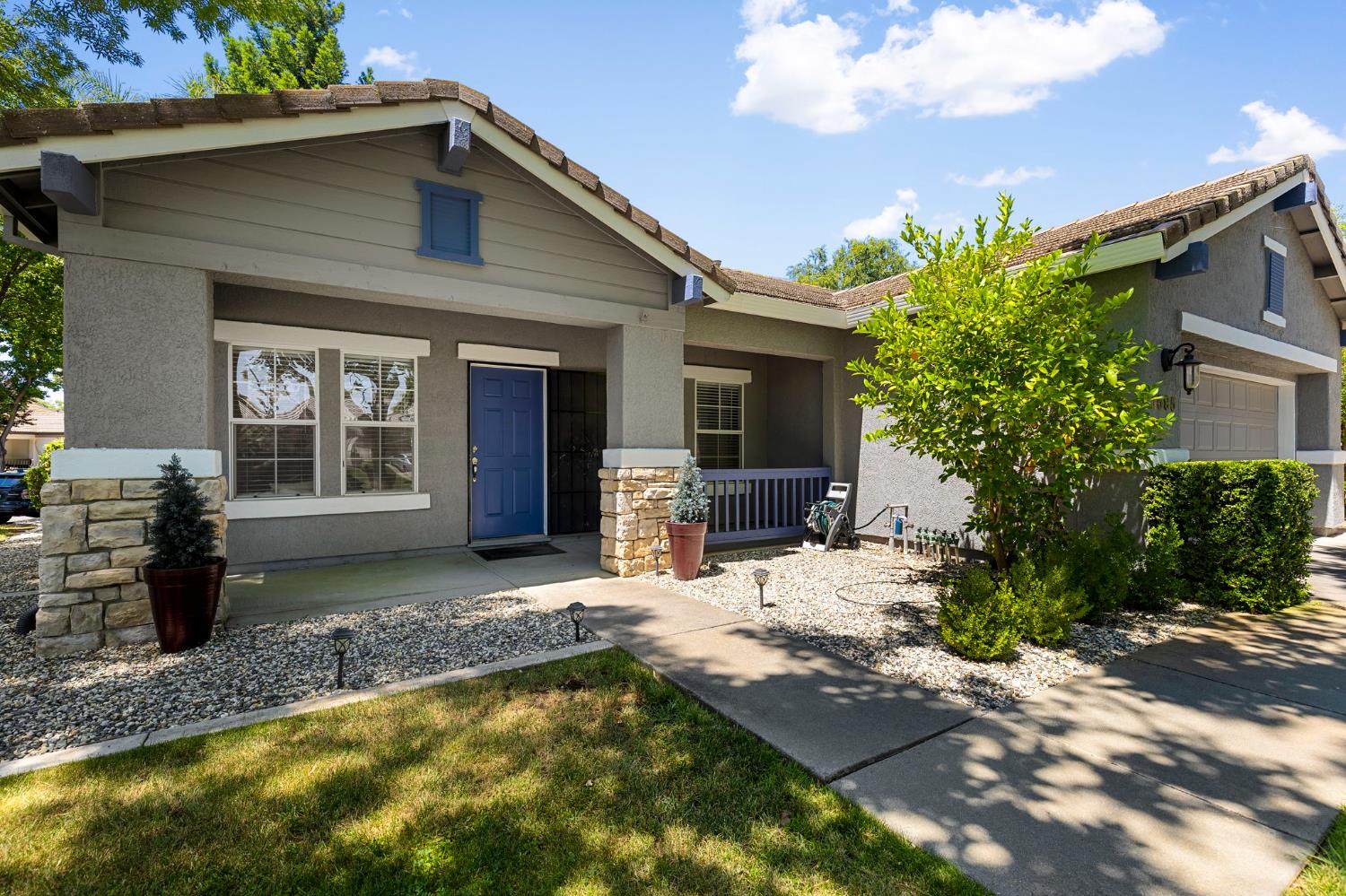 Gateway Drive, West Sacramento, California image 24