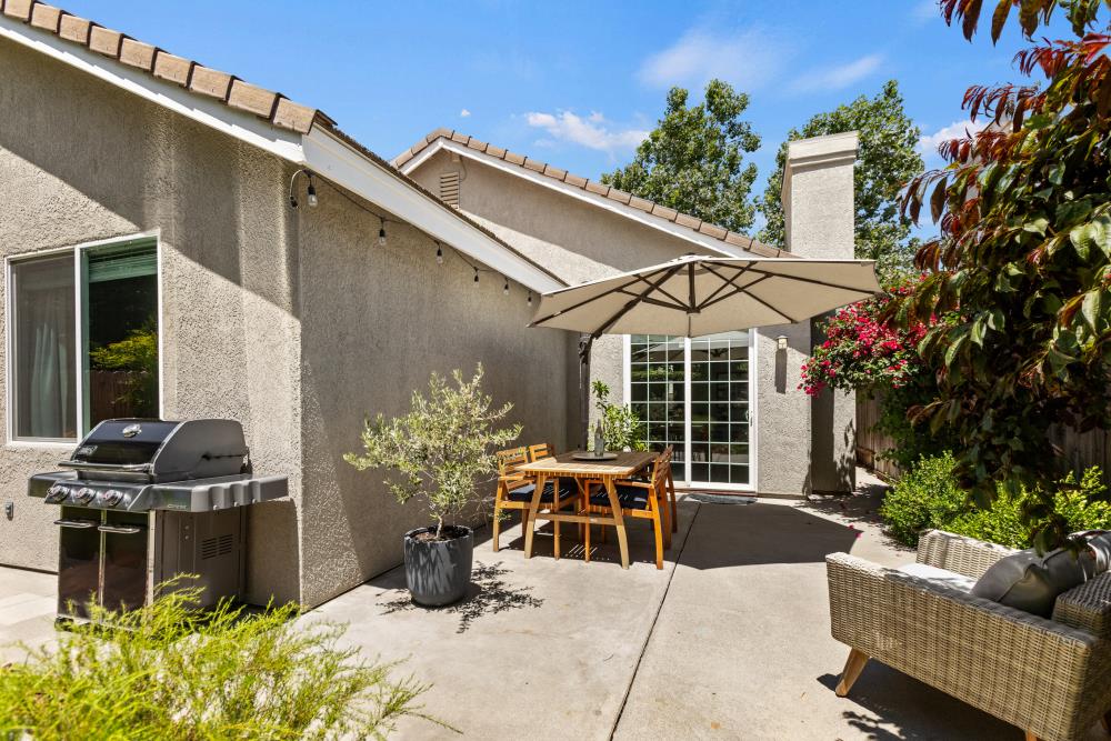 Sage Glen Way, Elk Grove, California image 39