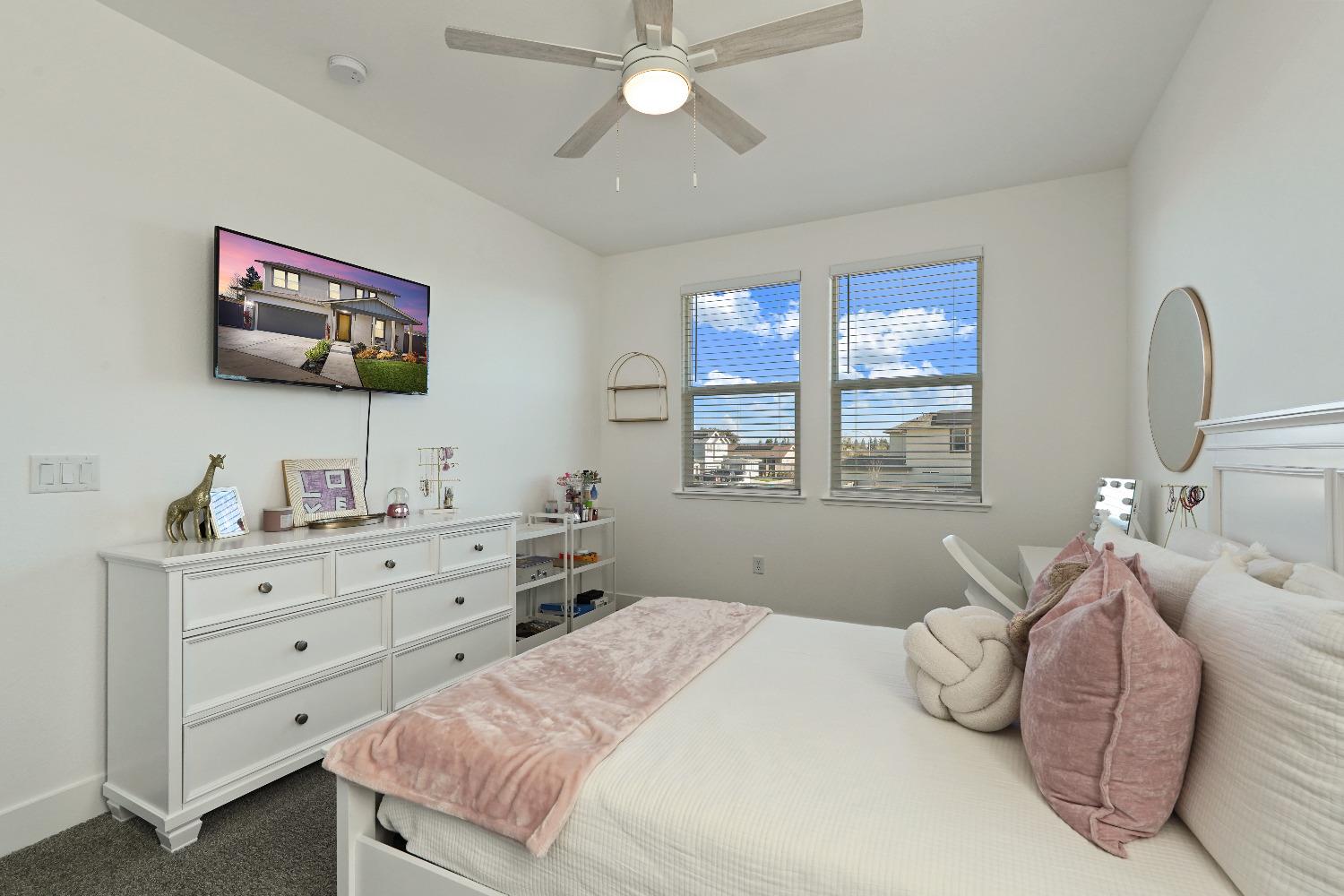 Pritchard Court, Galt, California image 38