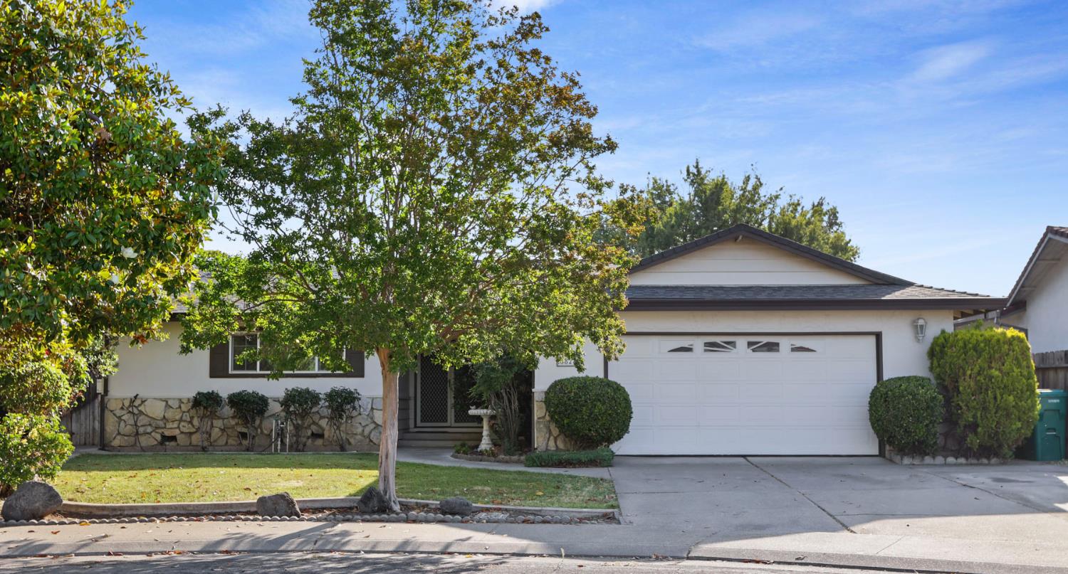 Los Olivas Court, Stockton, California image 1