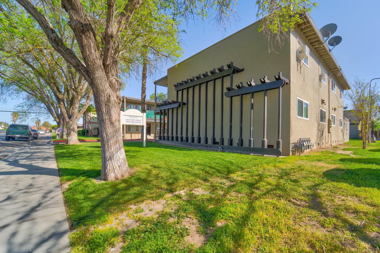 W I Street, Los Banos, California image 9