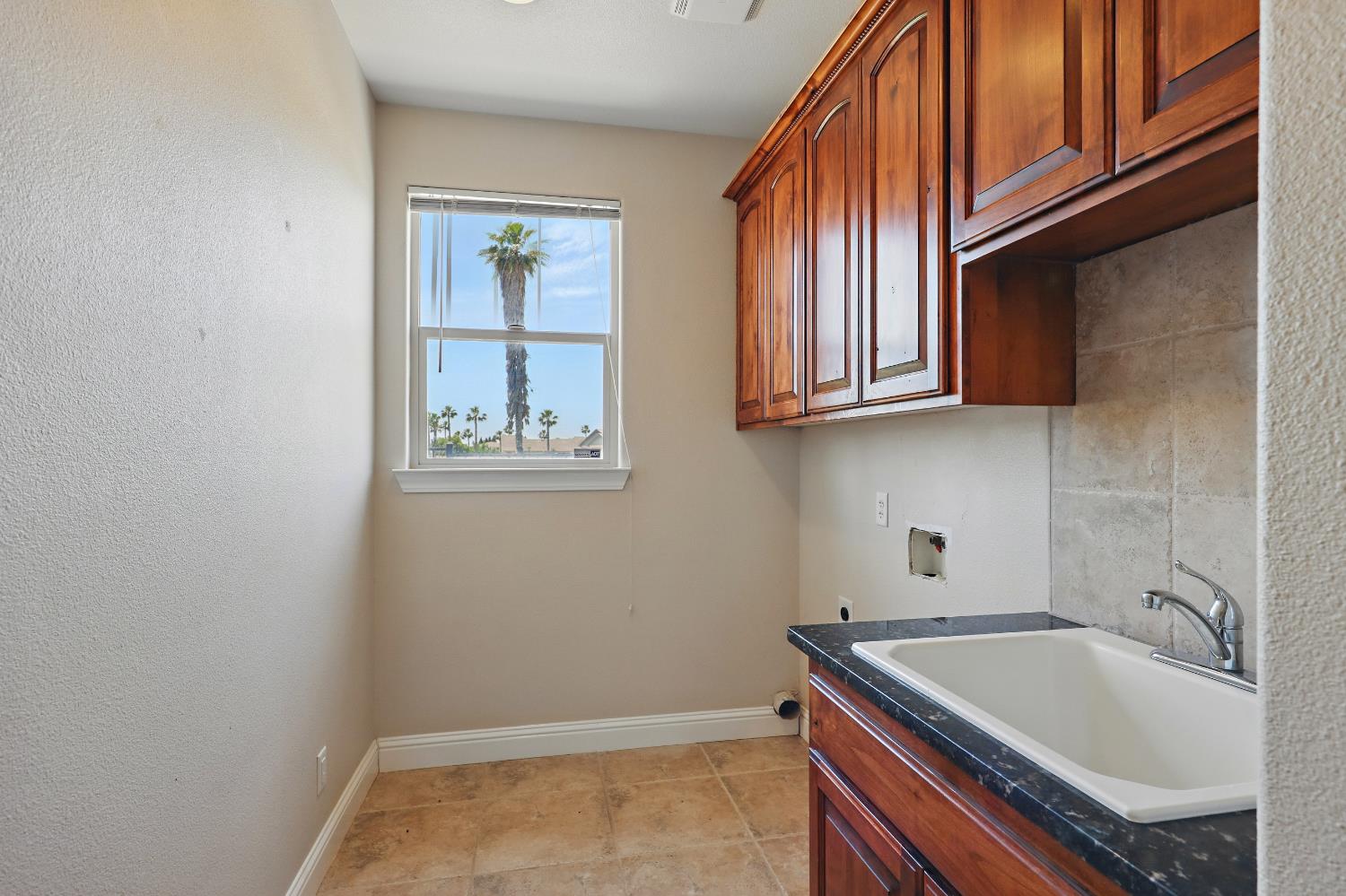 Ridgewood Way, Chowchilla, California image 20