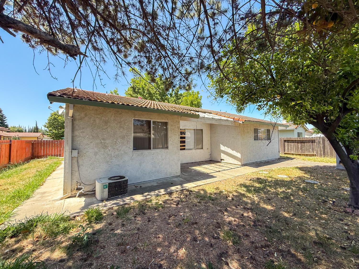 Manhattan Drive, Stockton, California image 24