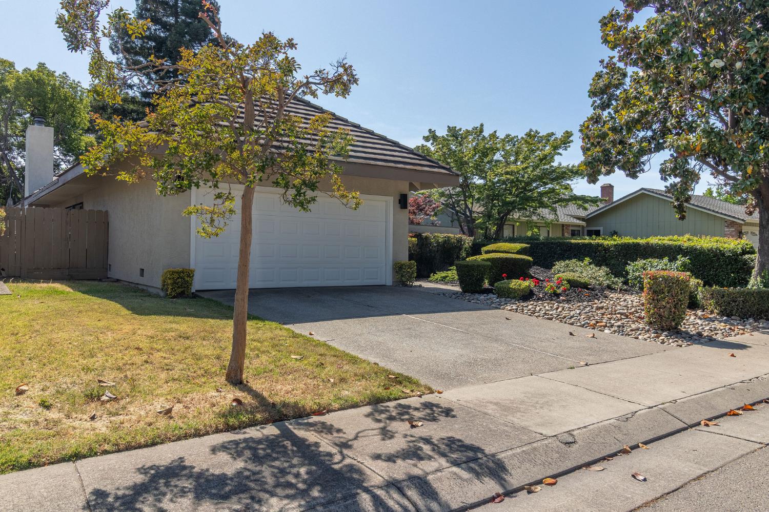Lorenzo Lane, Stockton, California image 32