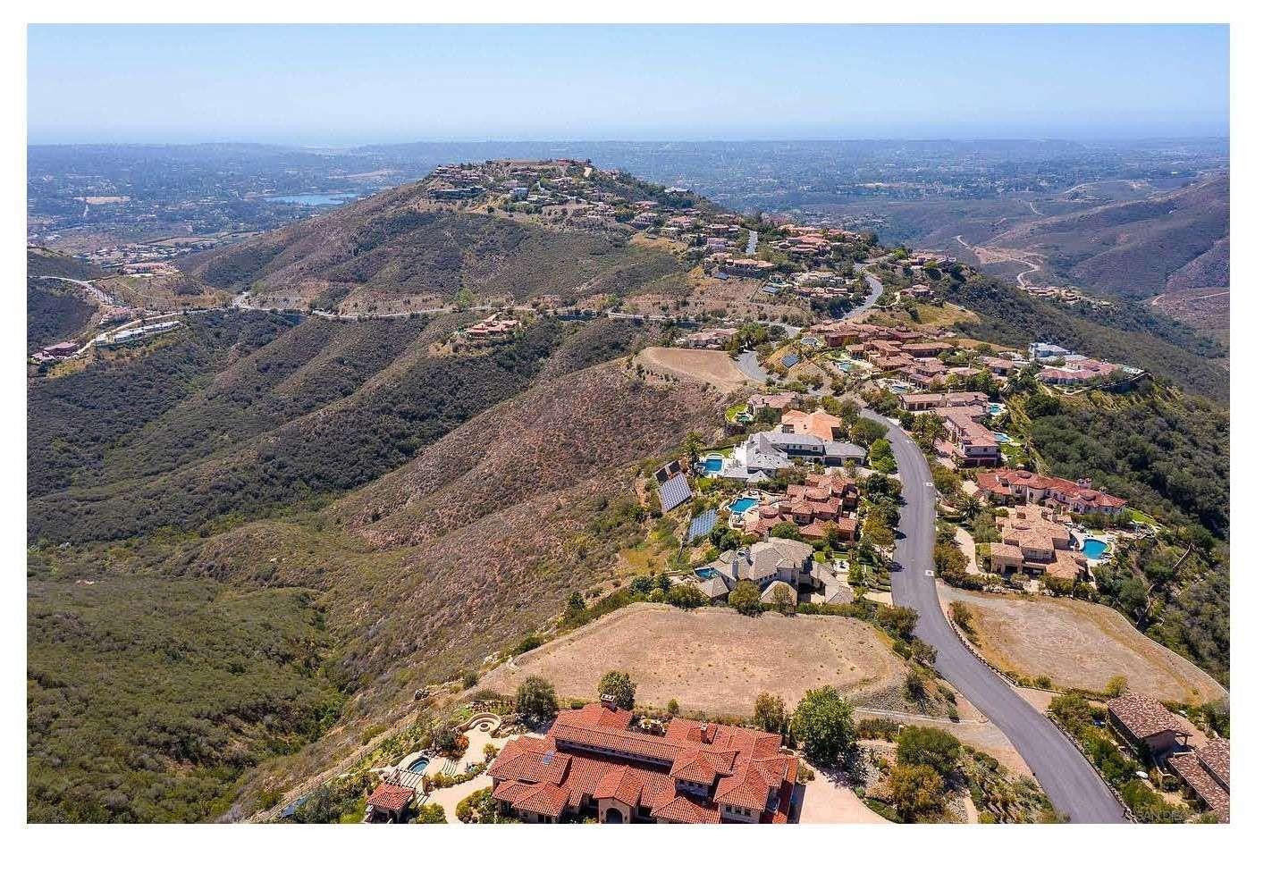 Via Ambiente, Rancho Santa Fe, California image 6