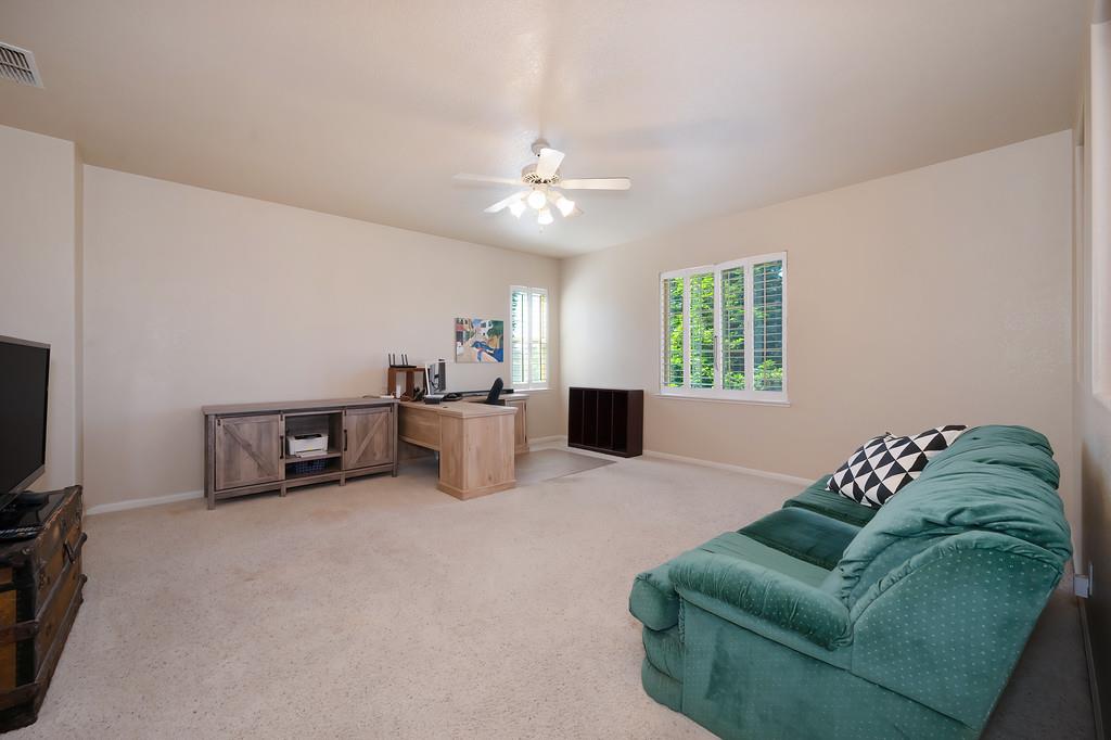 Tahoe Street, West Sacramento, California image 34