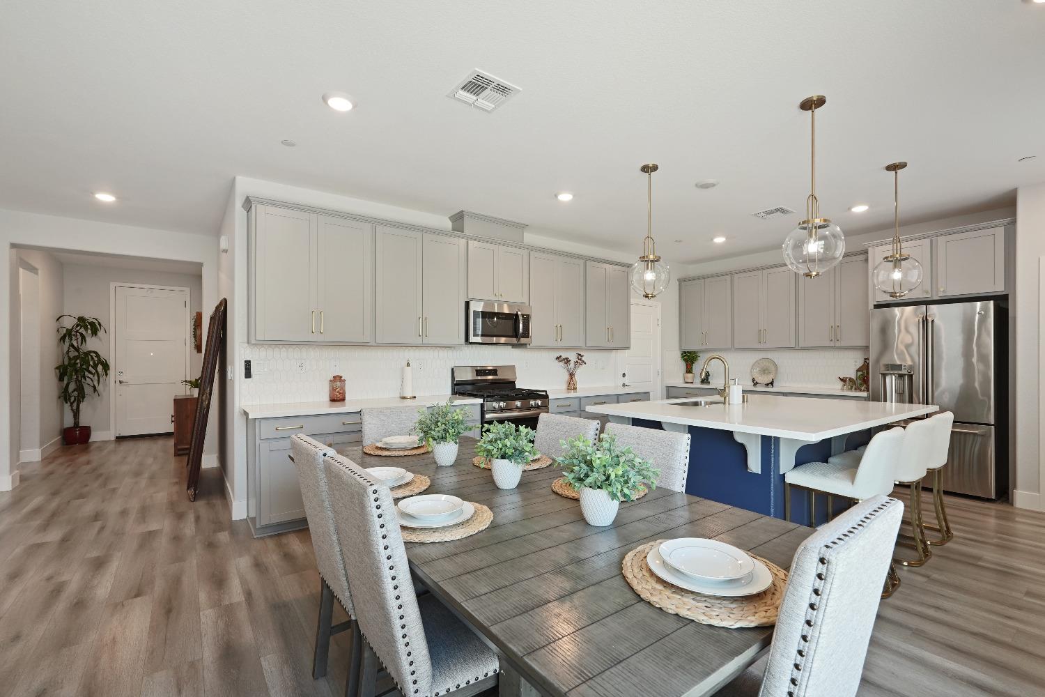Pritchard Court, Galt, California image 14