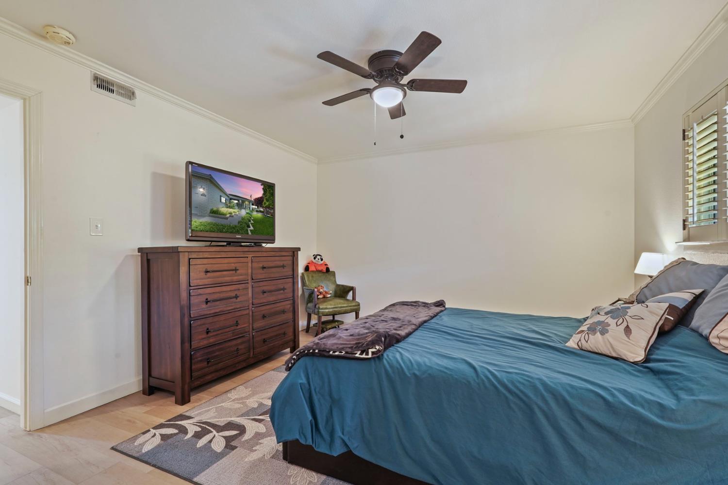 Lakewood Drive, Lodi, California image 31
