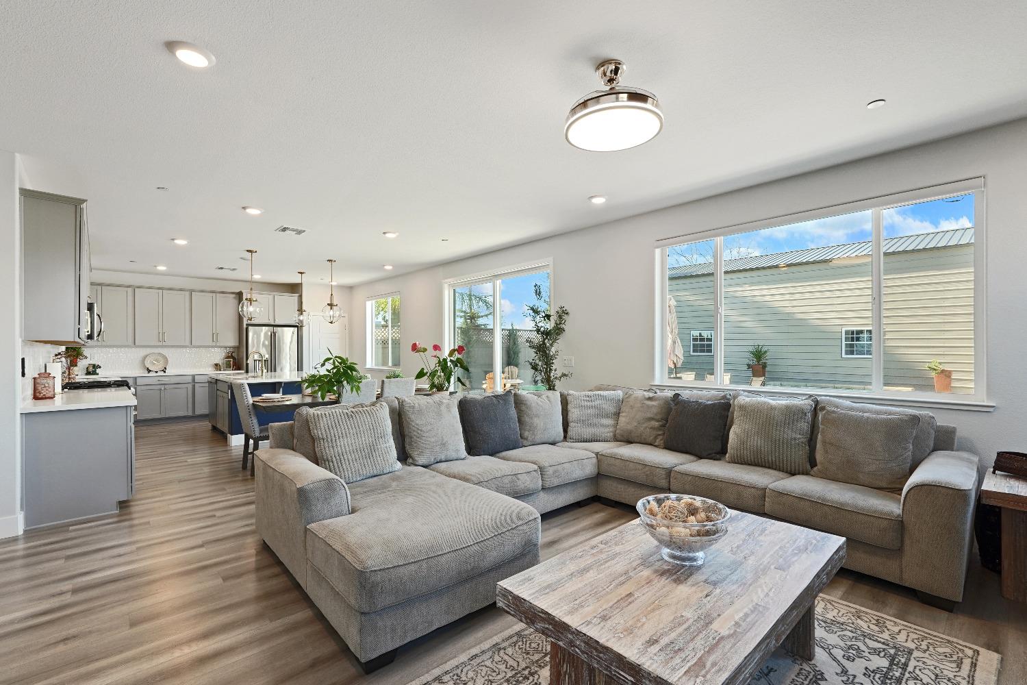 Pritchard Court, Galt, California image 12