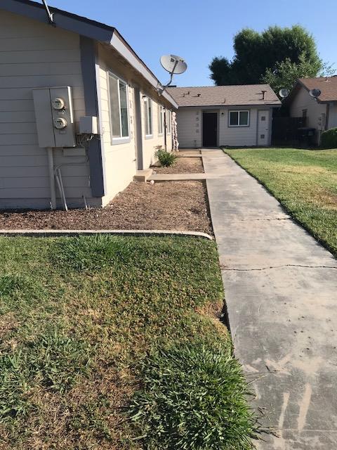 W Chestnut Court, Visalia, California image 10
