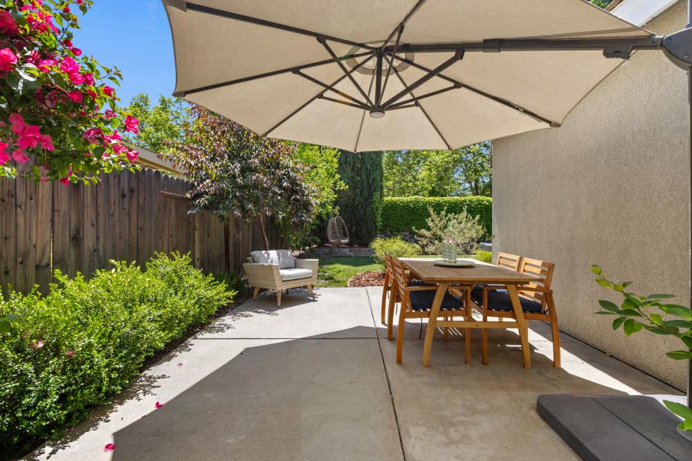 Sage Glen Way, Elk Grove, California image 37