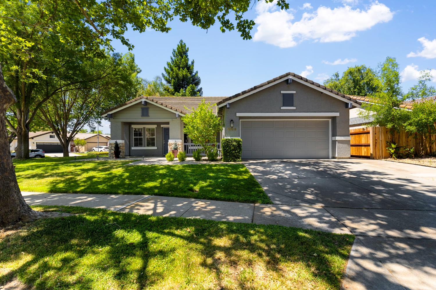 Gateway Drive, West Sacramento, California image 1