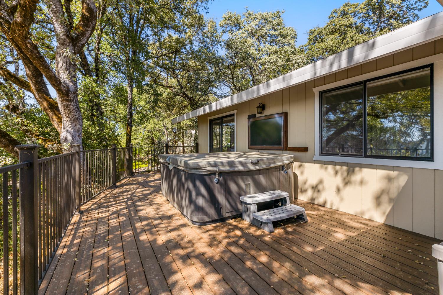 Waxwing Court, Penn Valley, California image 20