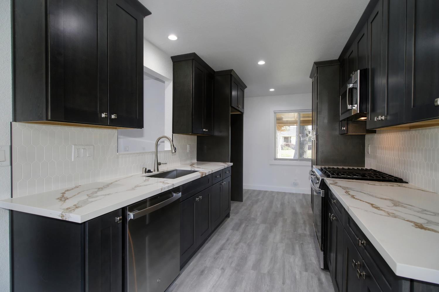 Longcroft Street, West Sacramento, California image 9