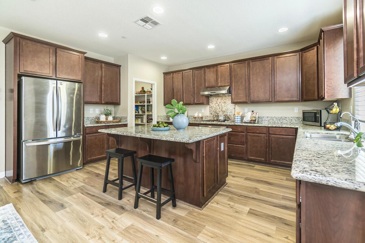 Earl Court, Woodland, California image 10