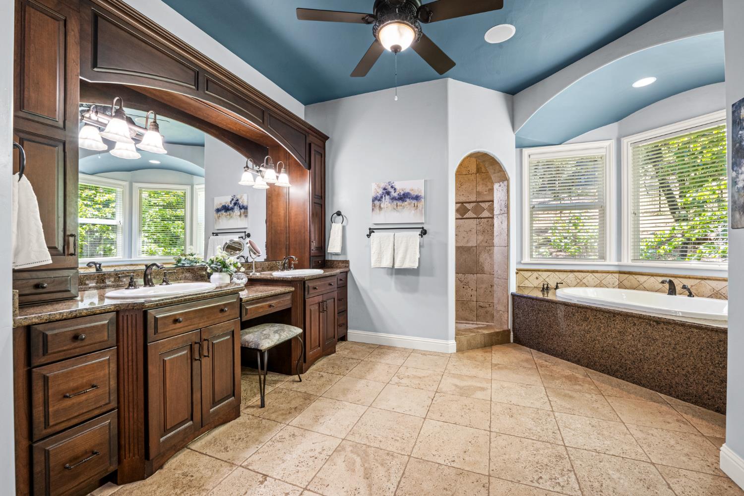 Detail Gallery Image 39 of 80 For 2611 Golden Fawn Trl, Shingle Springs,  CA 95682 - 4 Beds | 4/2 Baths
