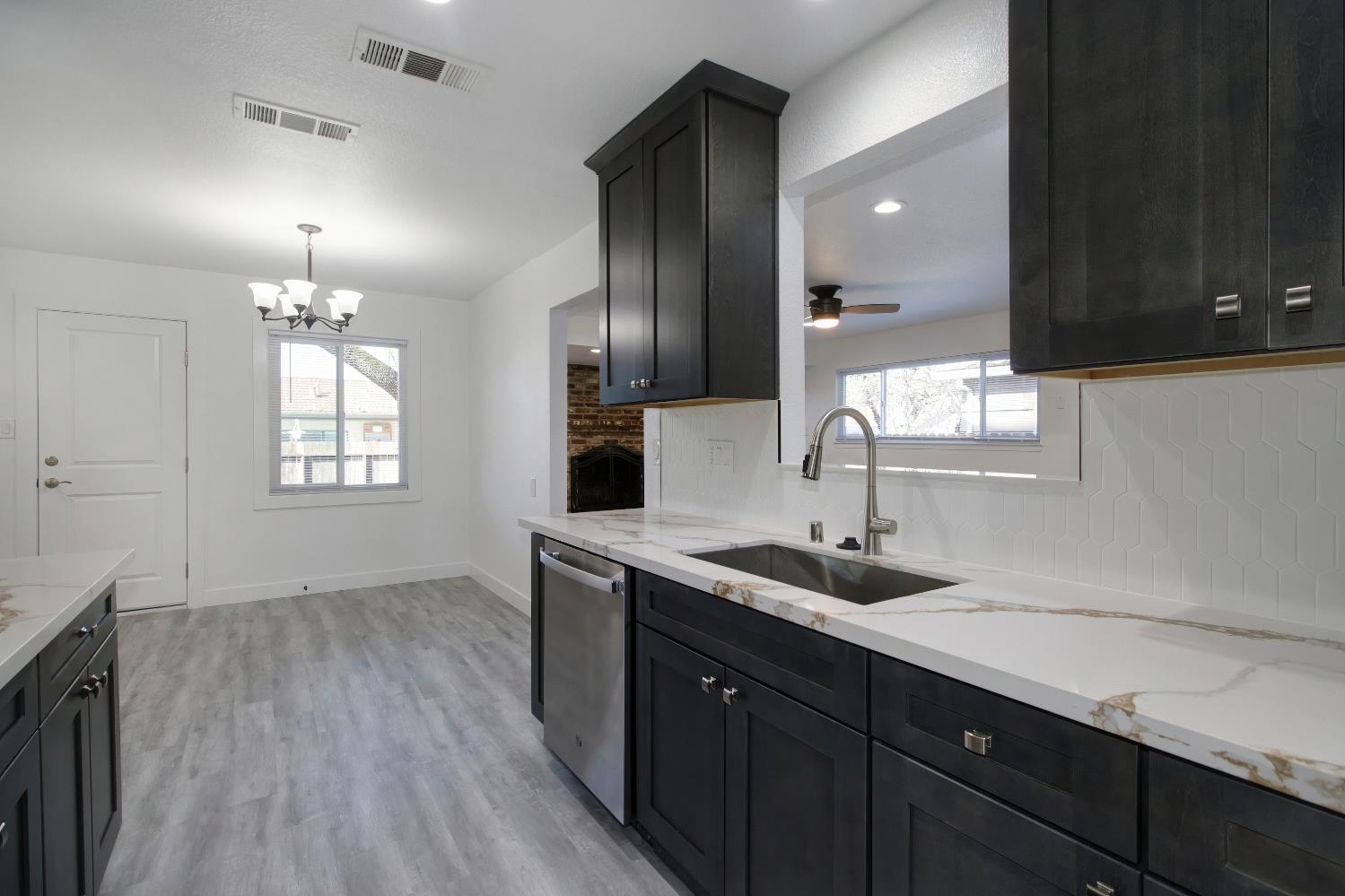 Longcroft Street, West Sacramento, California image 2