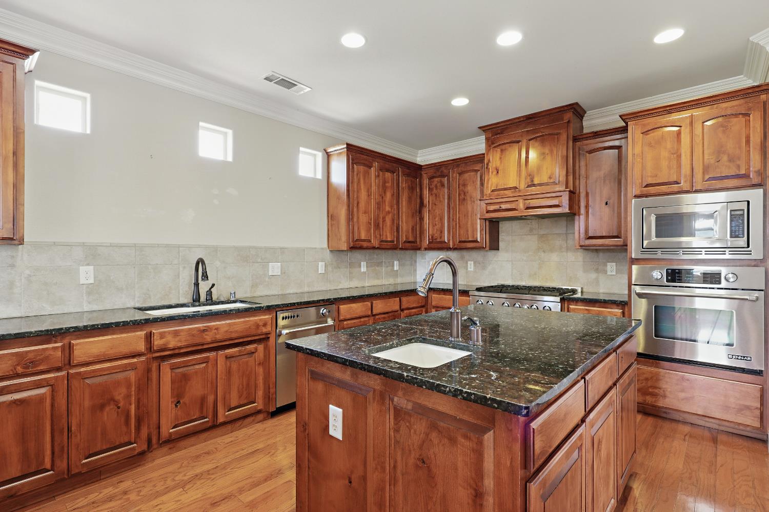 Ridgewood Way, Chowchilla, California image 9