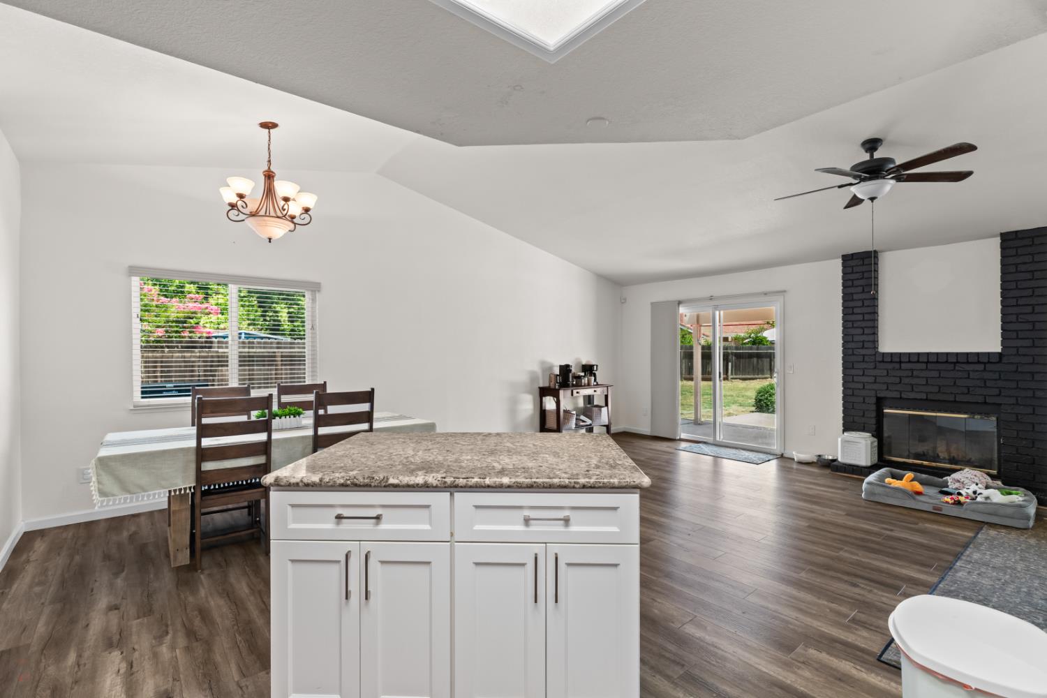 Blackrock Place, Modesto, California image 21