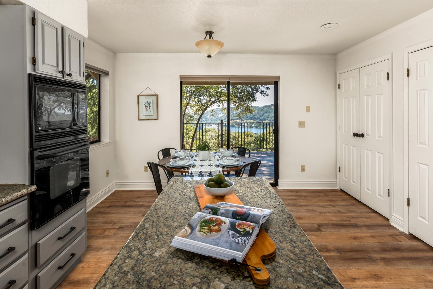 Waxwing Court, Penn Valley, California image 17