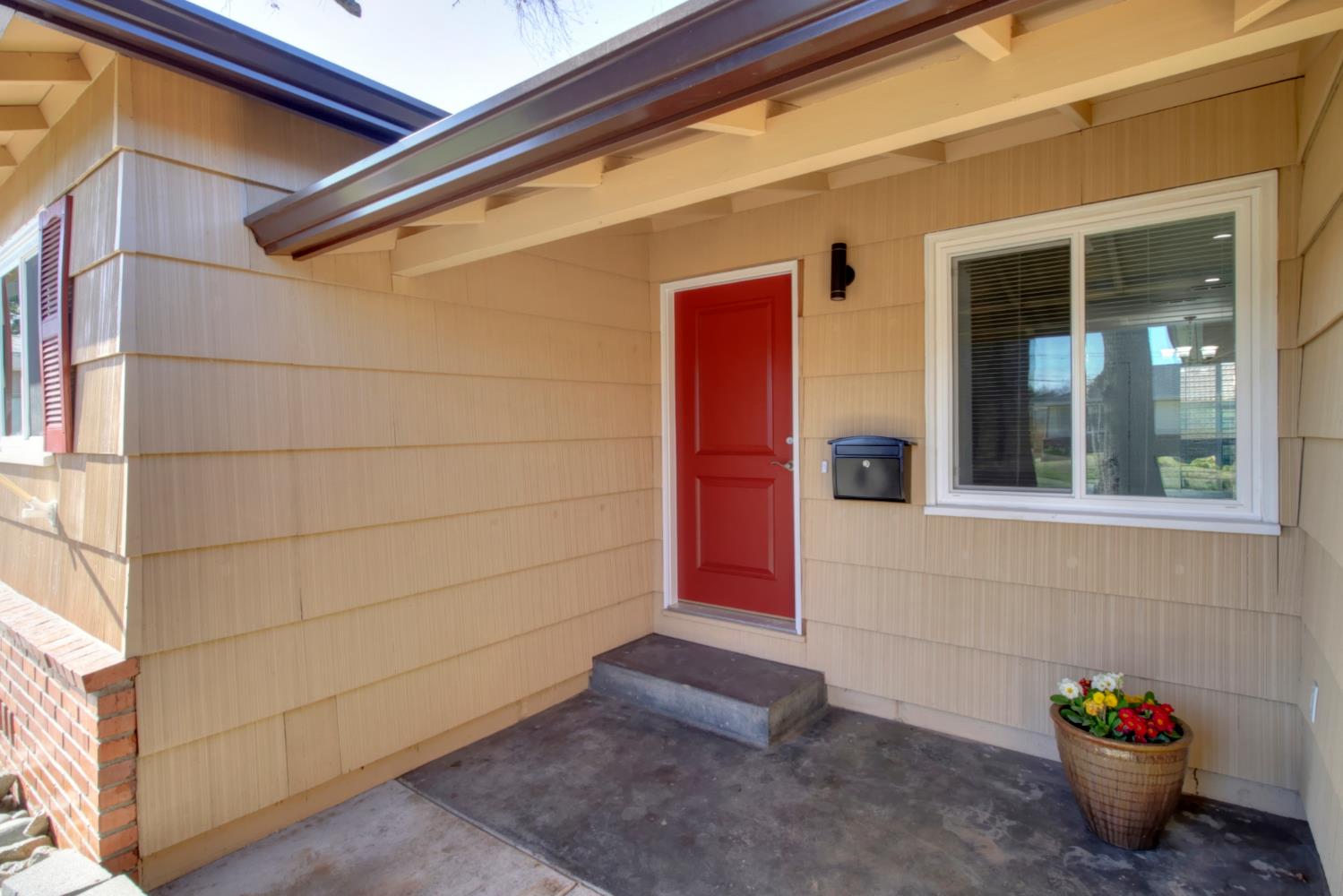 Longcroft Street, West Sacramento, California image 1