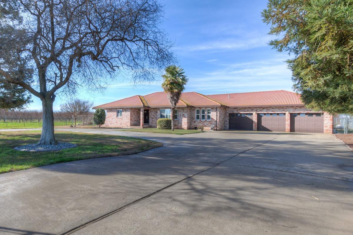 Holcomb Avenue, Yuba City, California image 3