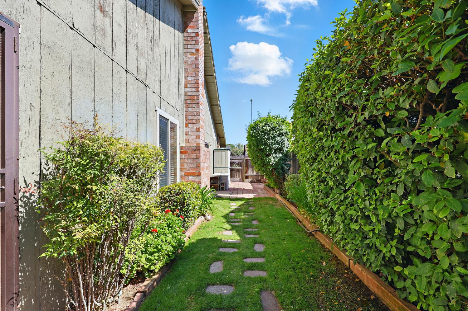 Larch, Concord, California image 37