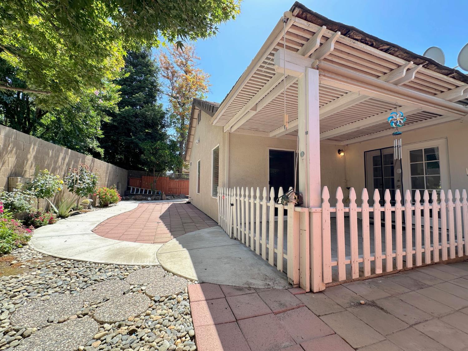 Ives Street, Modesto, California image 24