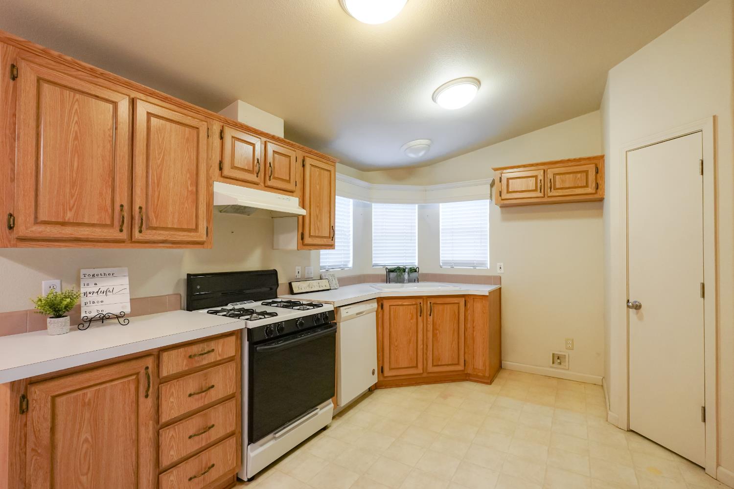 Detail Gallery Image 6 of 22 For 2240 Golden Oak 147, Merced,  CA 95341 - 2 Beds | 2 Baths