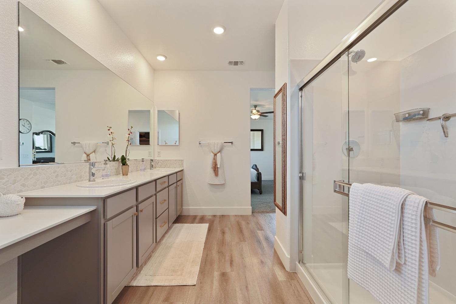 Pritchard Court, Galt, California image 35