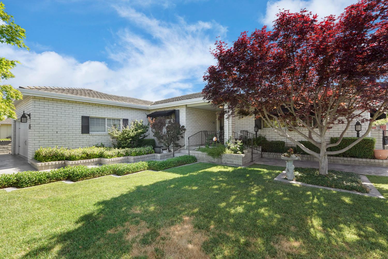 Lakewood Drive, Lodi, California image 7