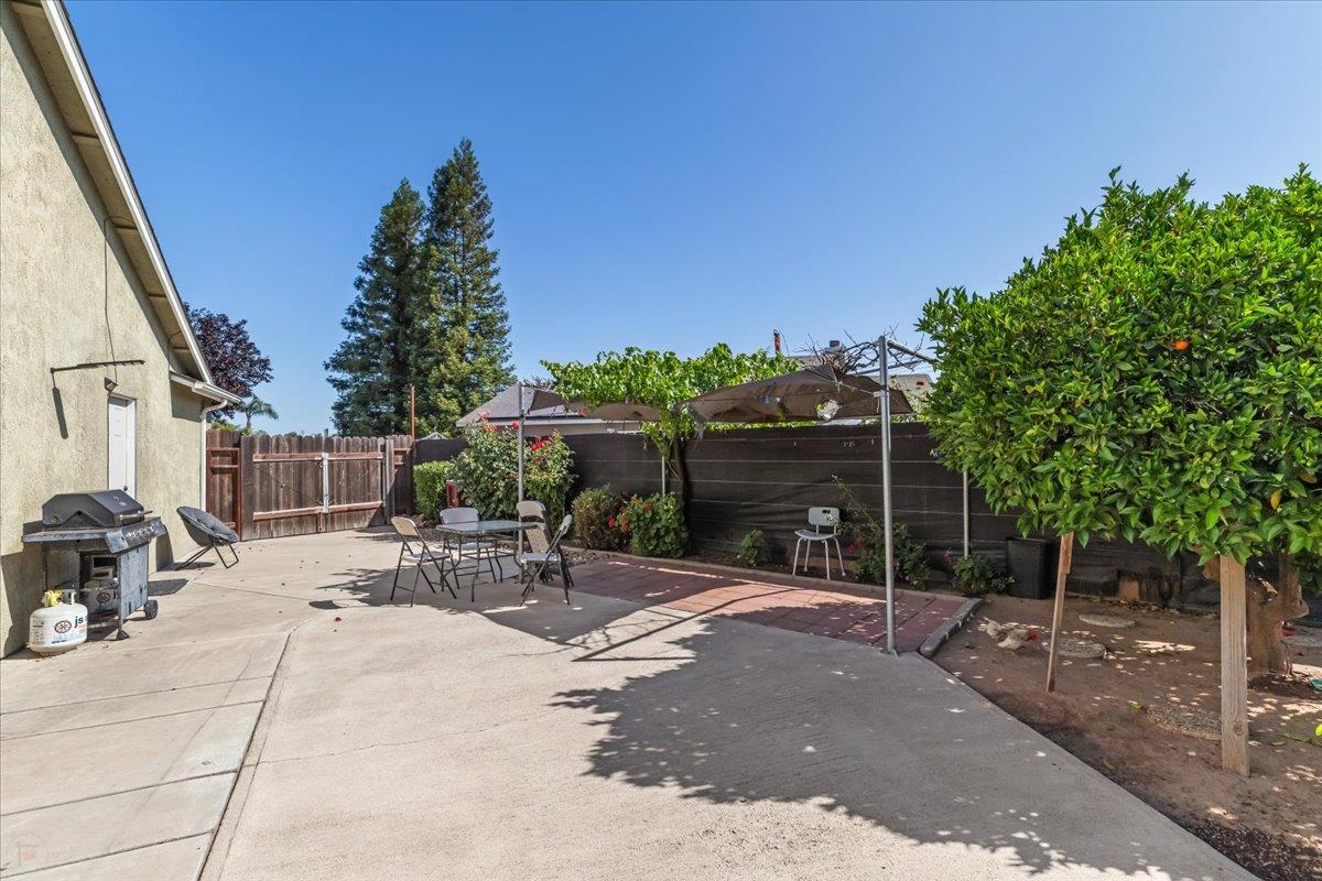Man O War Court, Riverbank, California image 29