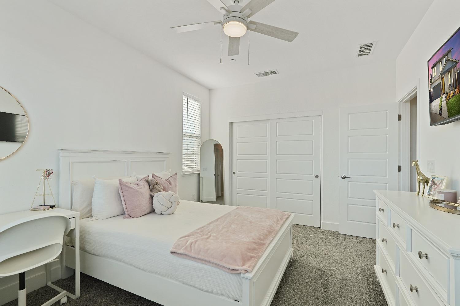Pritchard Court, Galt, California image 39