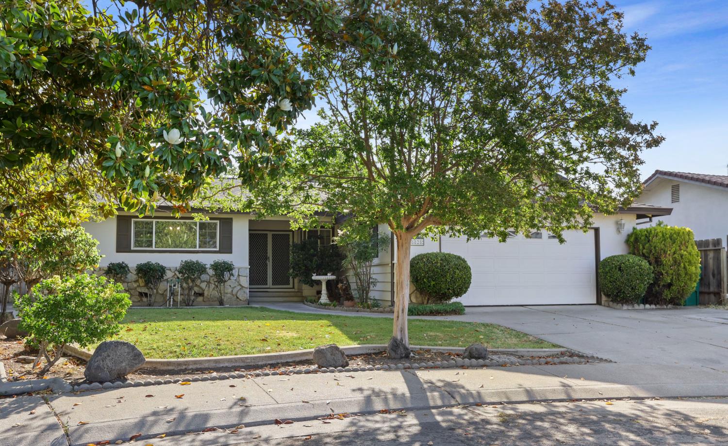 Los Olivas Court, Stockton, California image 3