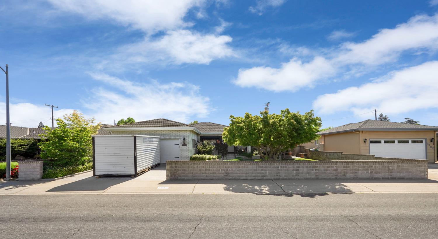 Lakewood Drive, Lodi, California image 5