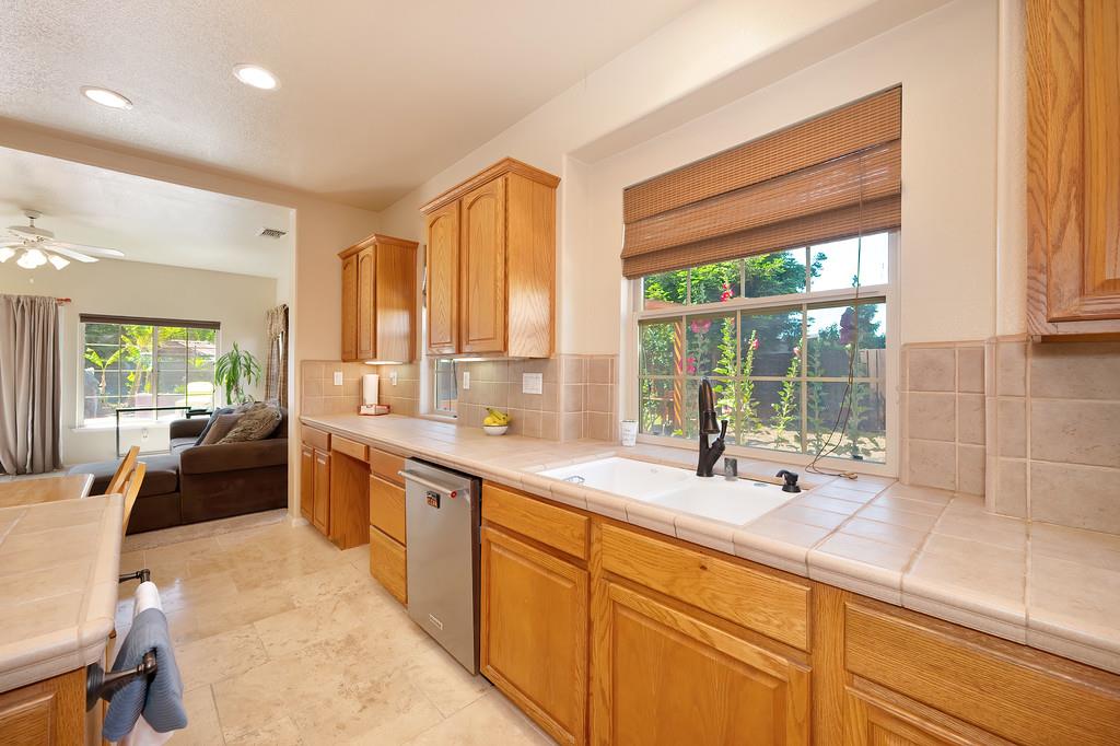 Tahoe Street, West Sacramento, California image 13