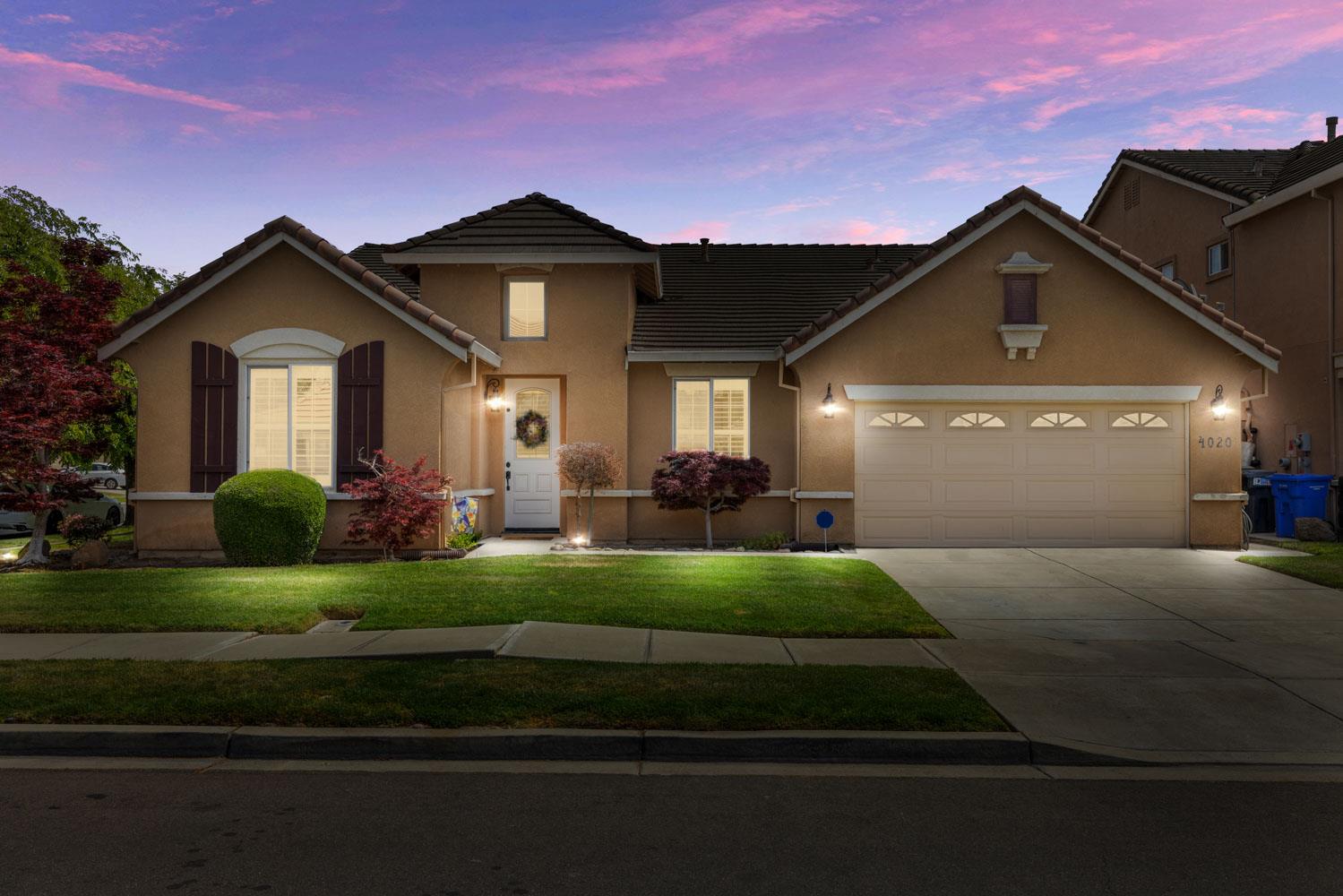 Persimmon, Turlock, California image 1