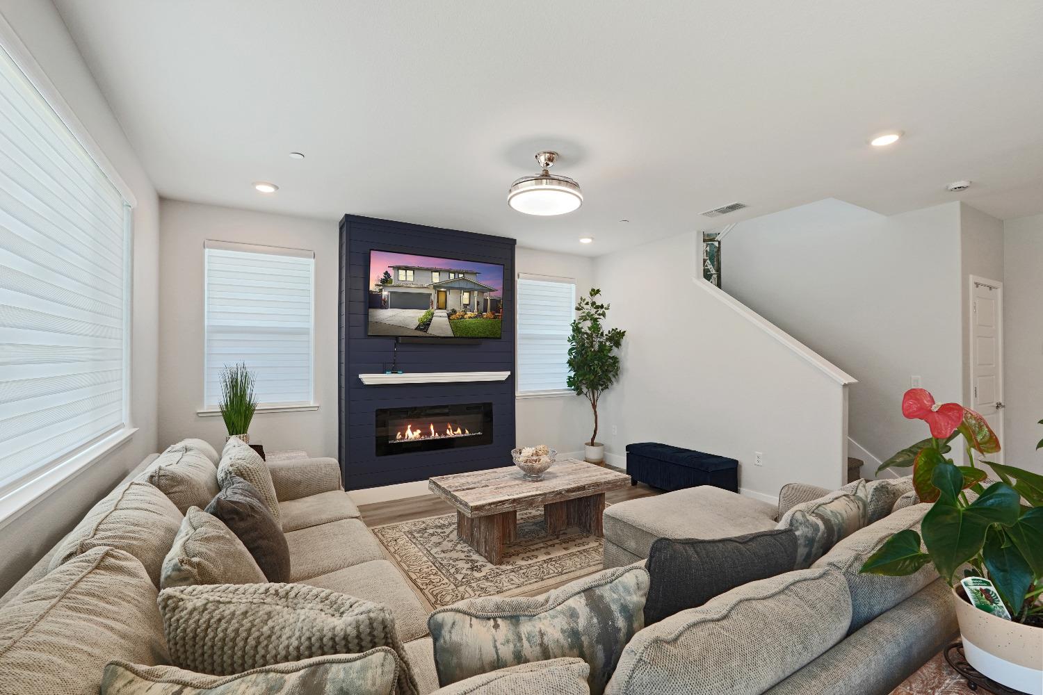 Pritchard Court, Galt, California image 13