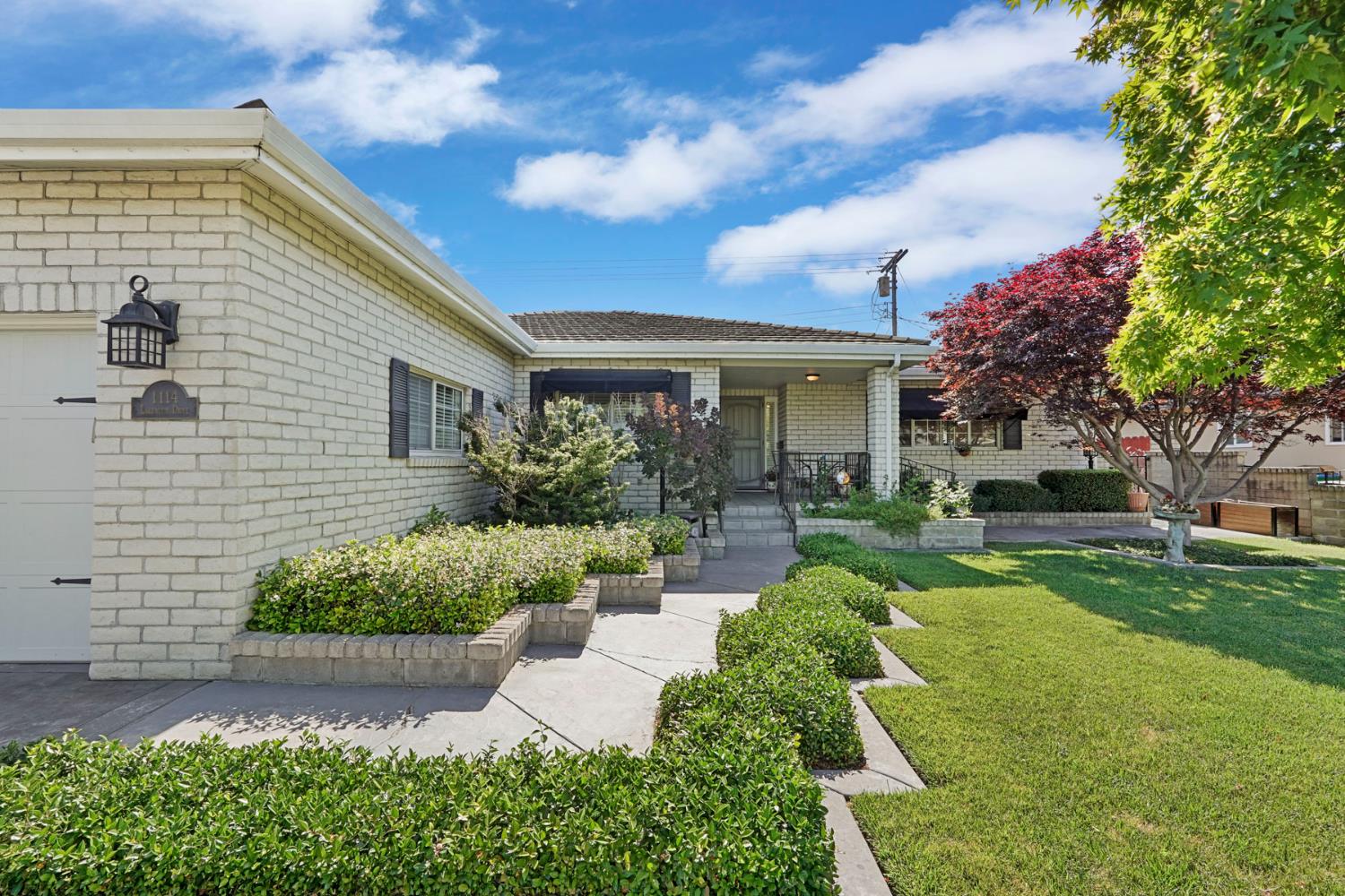 Lakewood Drive, Lodi, California image 2
