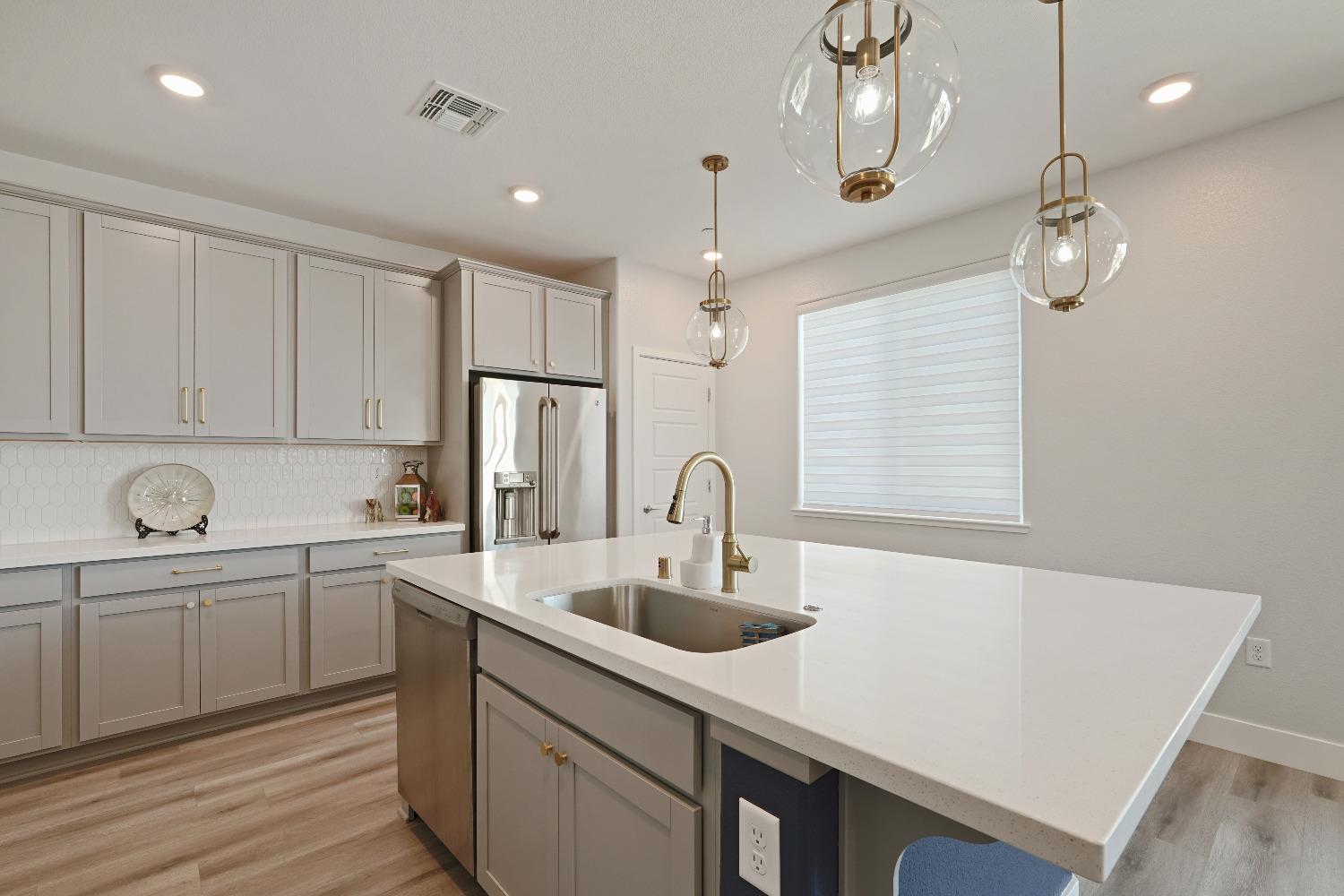 Pritchard Court, Galt, California image 18