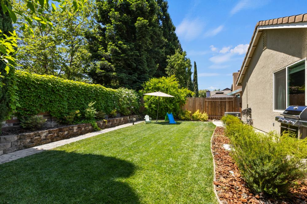Sage Glen Way, Elk Grove, California image 40