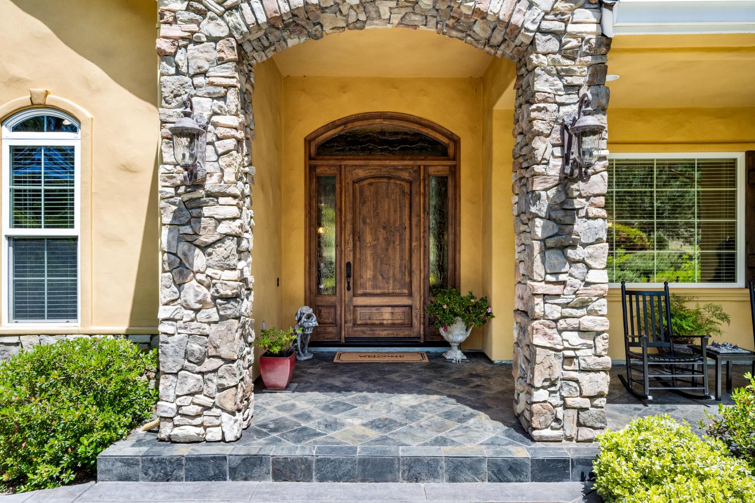 Detail Gallery Image 8 of 80 For 2611 Golden Fawn Trl, Shingle Springs,  CA 95682 - 4 Beds | 4/2 Baths