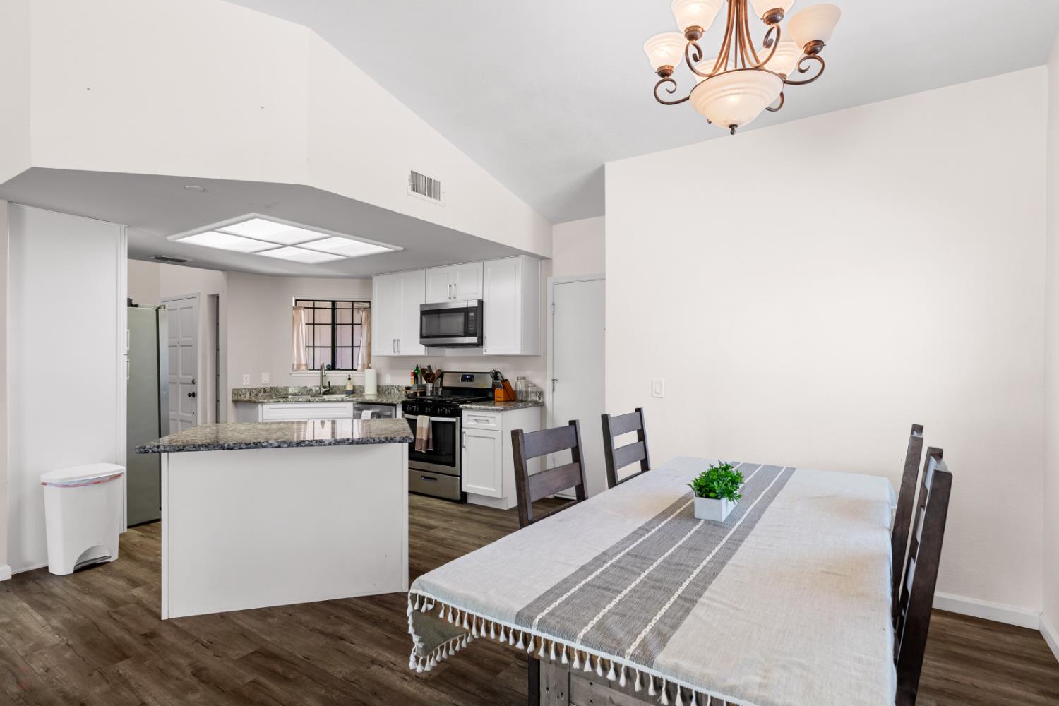 Blackrock Place, Modesto, California image 15
