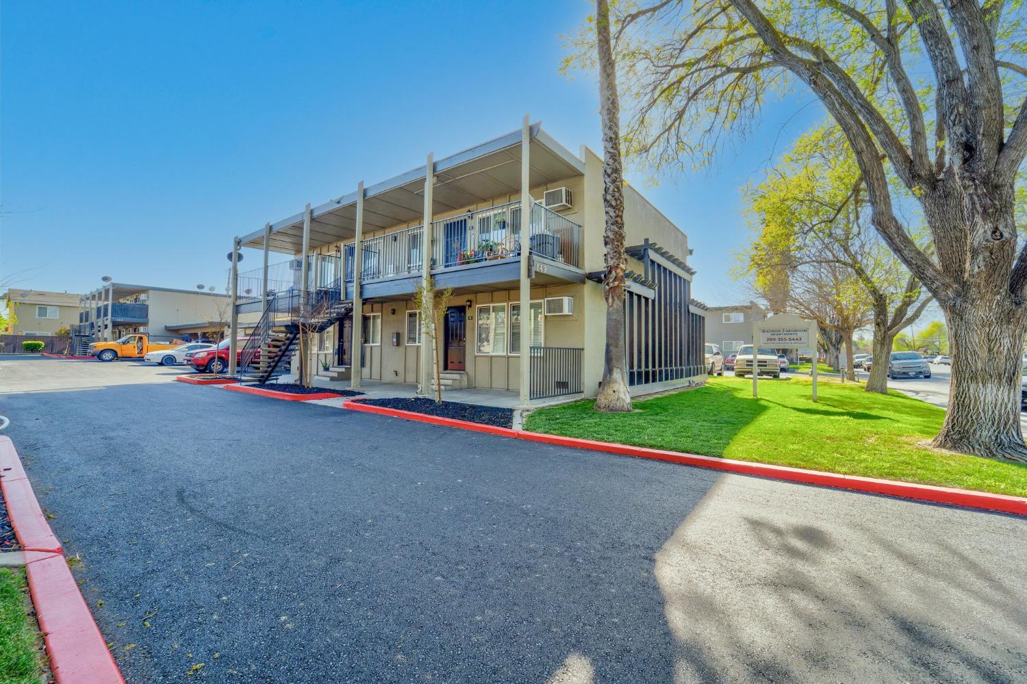 W I Street, Los Banos, California image 1