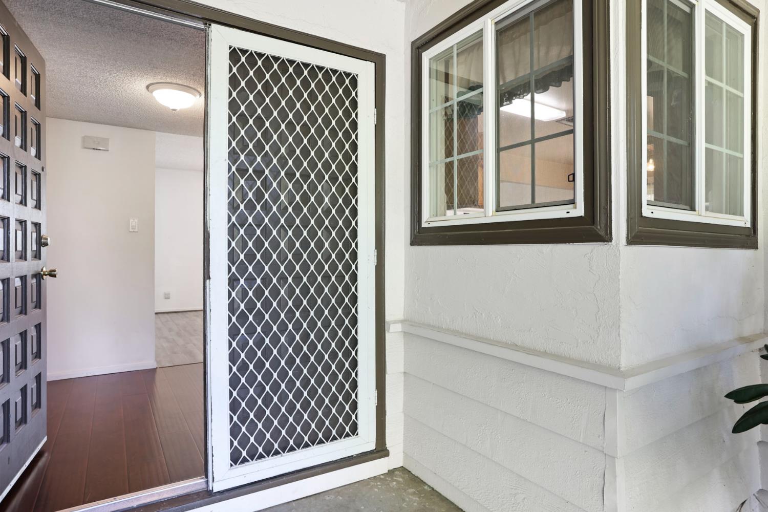 Los Olivas Court, Stockton, California image 6