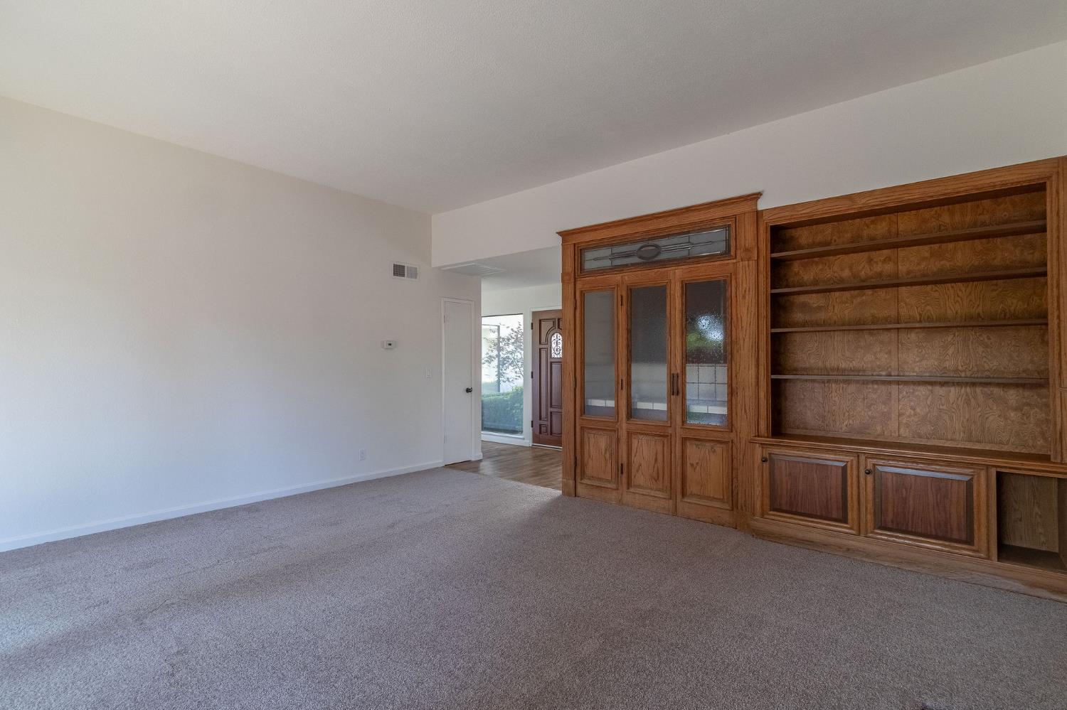 Lorenzo Lane, Stockton, California image 7
