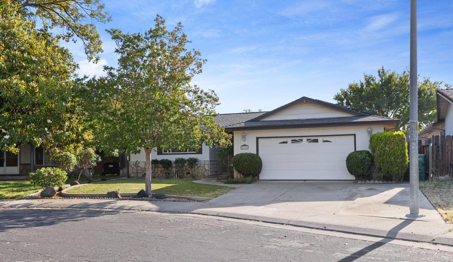 Los Olivas Court, Stockton, California image 4