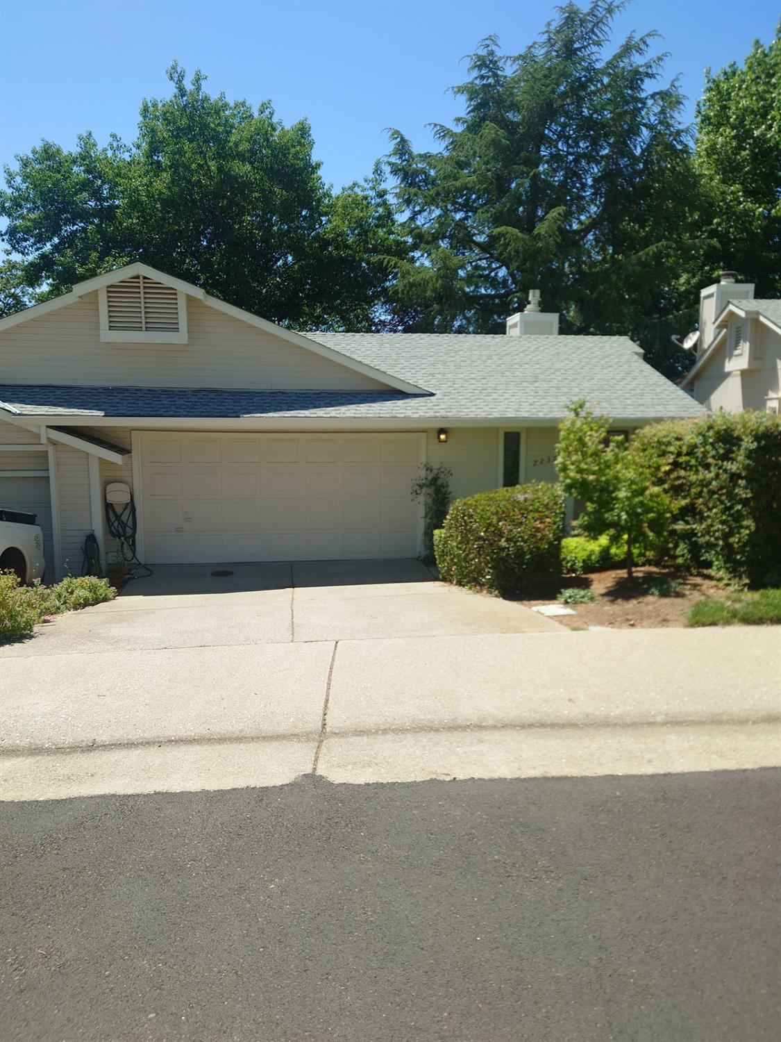 E Country Villa Court #14, Auburn, California image 2